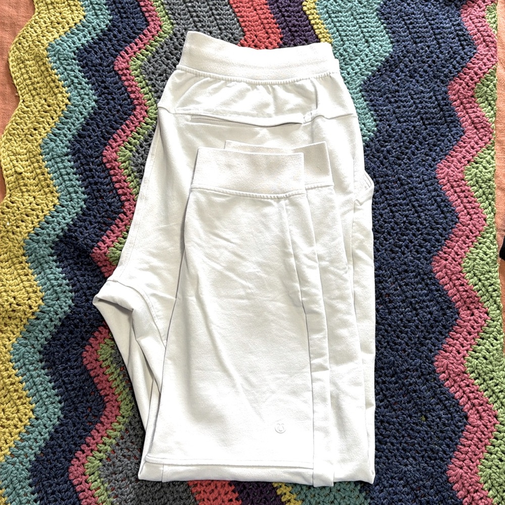 Lululemon White Joggers Men’s Size L